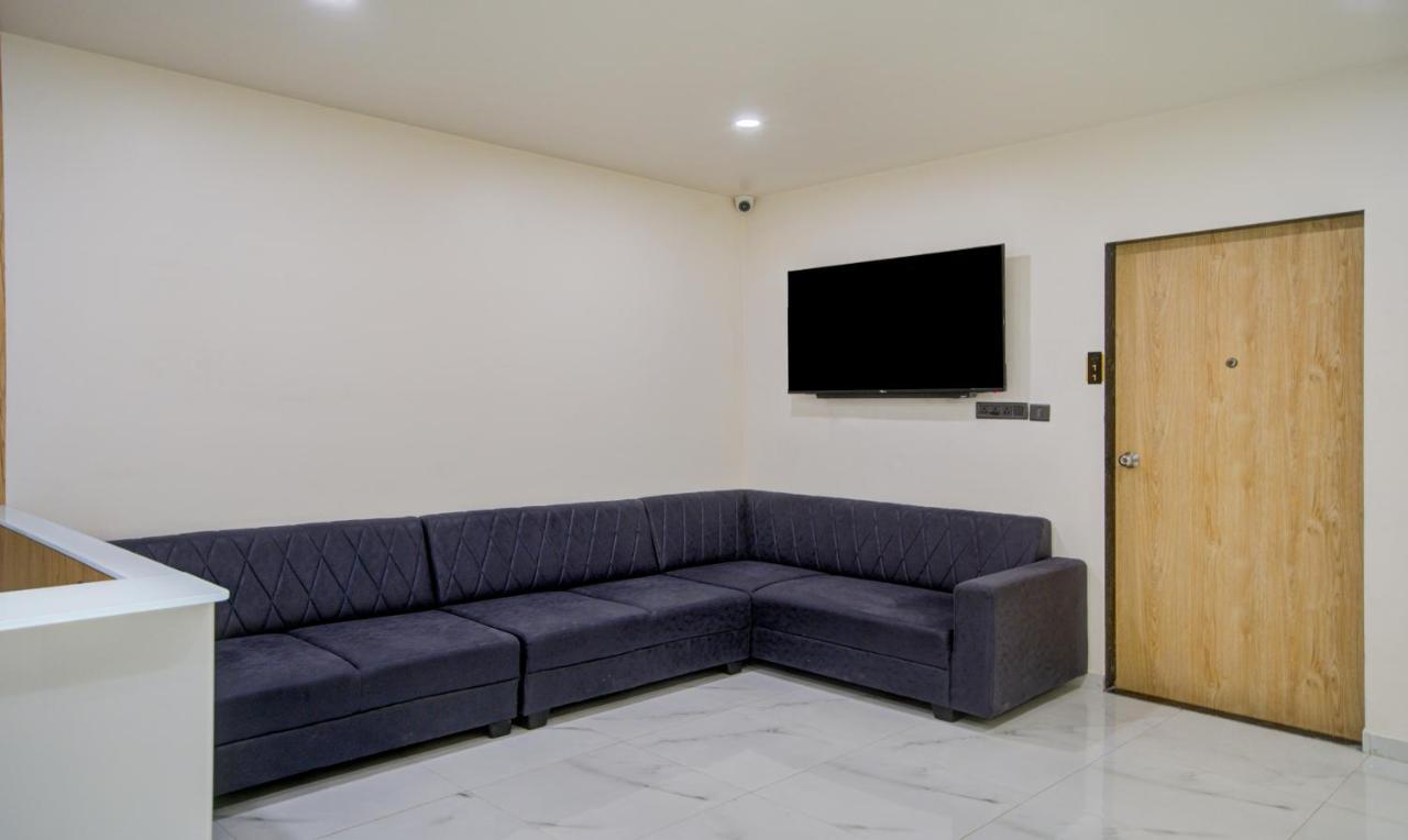 Treebo Grand Lotus - 3 Km From Textile Market Surat Exterior foto