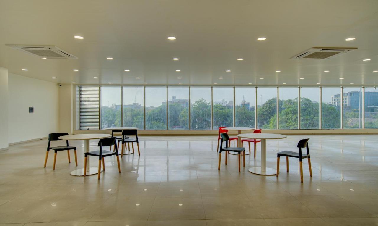 Treebo Grand Lotus - 3 Km From Textile Market Surat Exterior foto